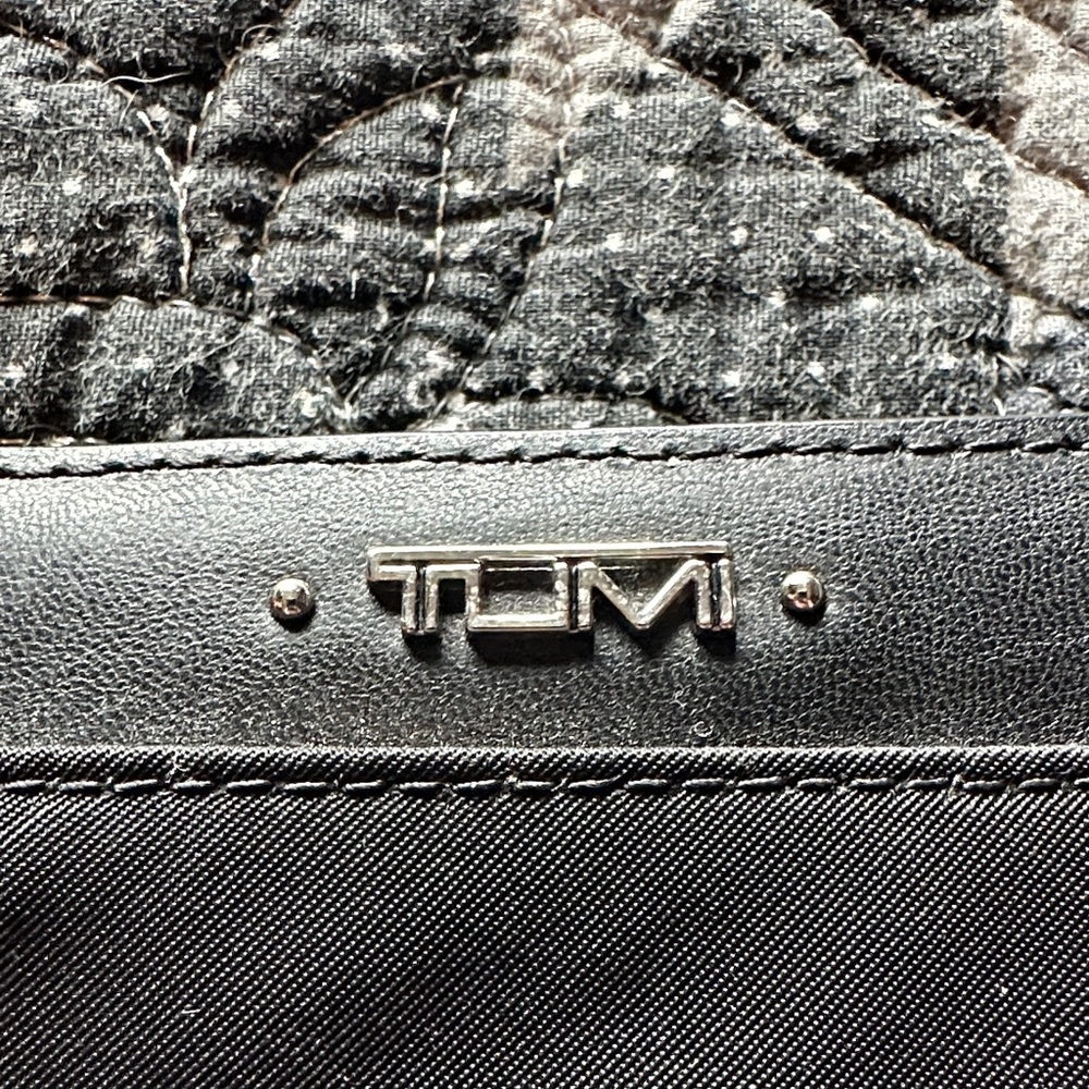 TUMI Compact Wallet - Picture 2 of 5